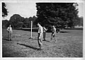 JB-03 Football Practise 1954 1006x720 - (77759 bytes)